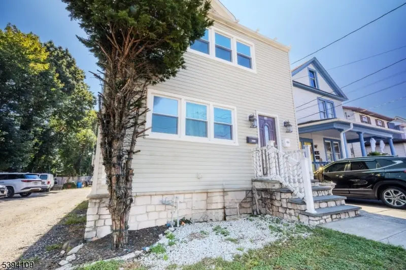 28 Montgomery St, Bloomfield, NJ 07003 - Image #1