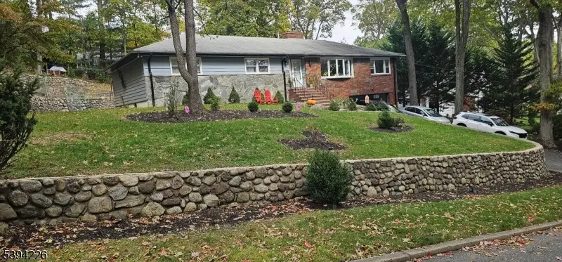 11 Surrey Pl #1, Hawthorne, NJ 07506 - Image #1