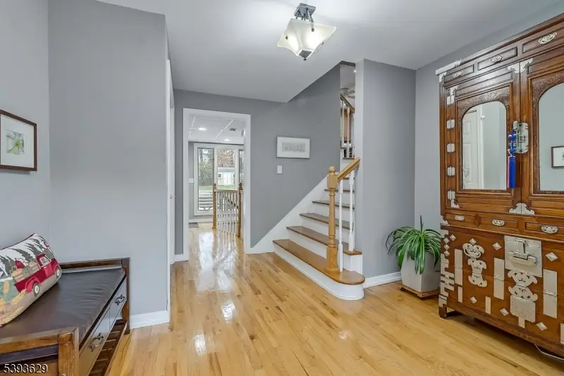 45 Wilson Dr, Berkeley Heights, NJ 07922 - Image #3