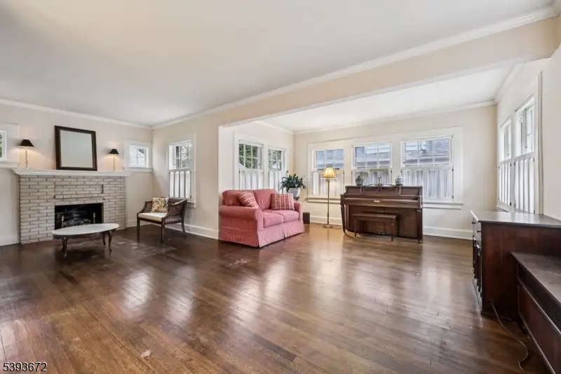 7 Sylvan Rd, Verona, NJ 07044 - Image #2