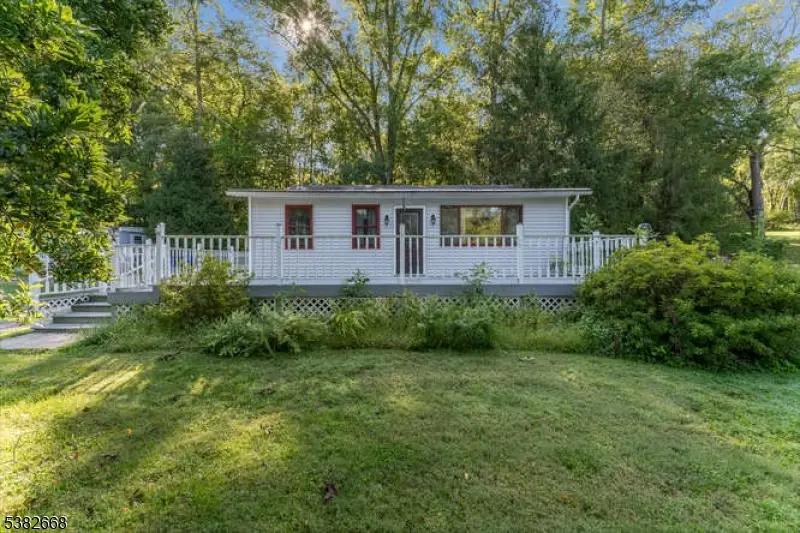 14 Butlers Park Rd, Lebanon Township, NJ 07882 - Image #2