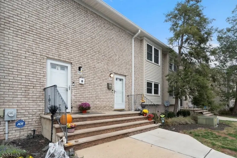 919 Robin Rd, Hillsborough, NJ 08844 - Image #2