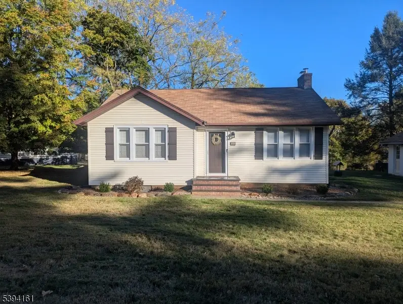 11 Unneberg Ave, Succasunna, NJ 07876 - Image #1