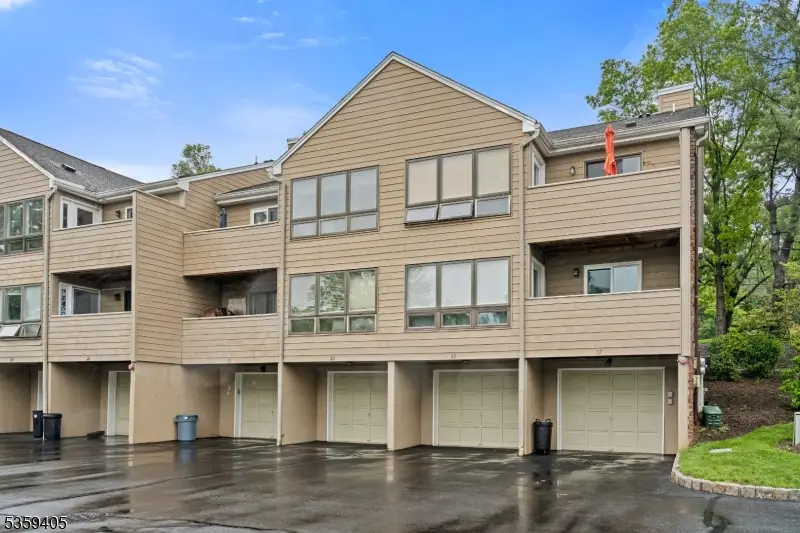 19 Sunrise Dr, Long Hill, NJ 07933 - Image #1