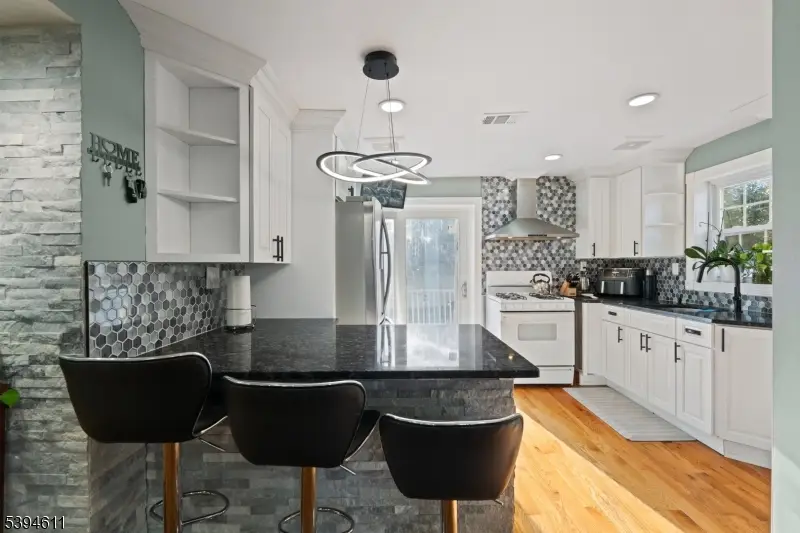 419 Bernard Ave, Linden, NJ 07036 - Image #2