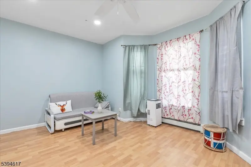 16 Hinsdale Pl, Newark, NJ 07104 - Image #3