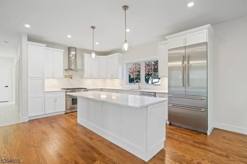 1 Willow Pl, East Hanover, NJ 07936 - Image #3