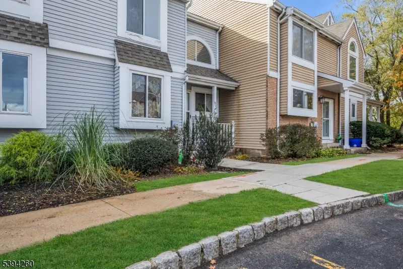 180 Hollow Oak Ct, Hillsborough, NJ 08844 - Image #2