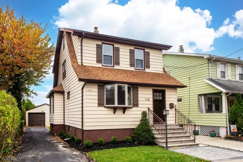 118 Rutherford Ave, Lyndhurst, NJ 07071 - Image #1