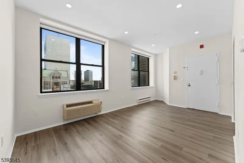 111 Mulberry St #8D, Newark, NJ 07102 - Image #3