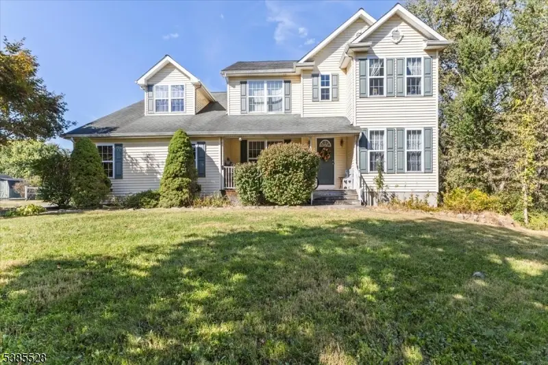 124 Pequest Dr, White, NJ 07823 - Image #1