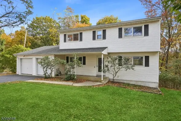 135 Marla Rd, Hopatcong Boro, NJ 07843