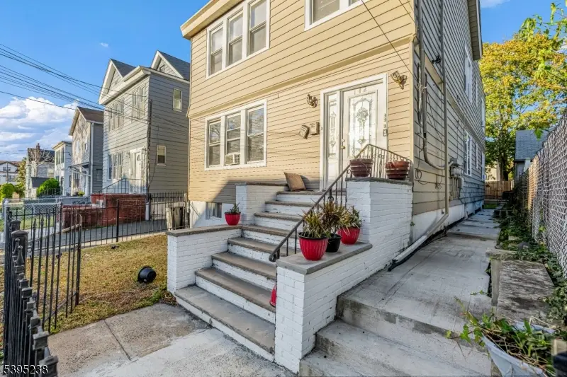 142 Delmar Pl, Irvington, NJ 07111 - Image #2