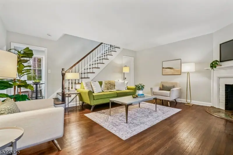 74 Meadowbrook Pl, Maplewood, NJ 07040 - Image #2