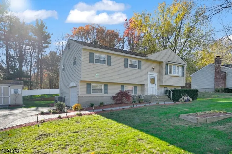 42 Sussex Dr, West Milford, NJ 07480 - Image #2