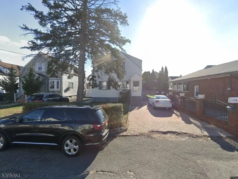 124 Woodruff Pl, Hillside, NJ 07205 - Image #1