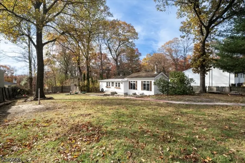 18 Brendona Ave, Hopatcong, NJ 07874 - Image #1