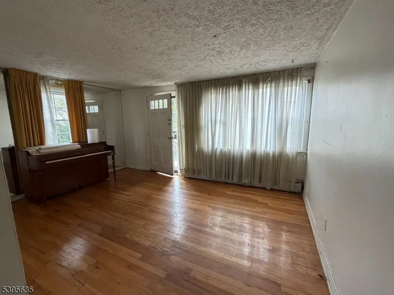 309 Olcott St, Orange, NJ 07050 - Image #2