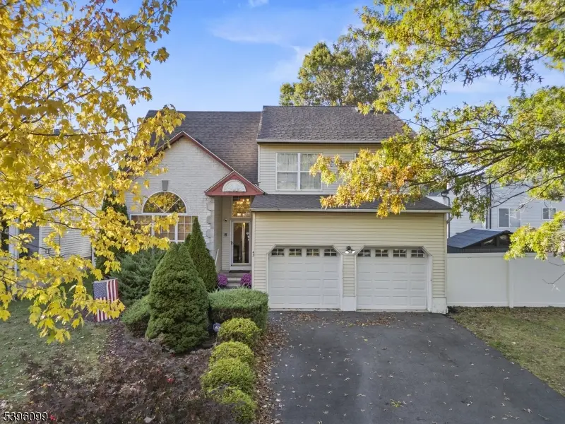 43 Pemberton Dr, Matawan, NJ 07747 - #2