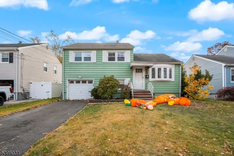 392 Lower Alden Dr, Rahway, NJ 07065 - Image #1