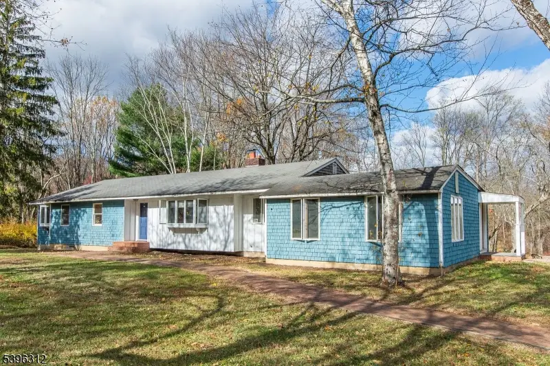 4 Schoolhouse Ln, Chester Township, NJ 07930 - Image #2