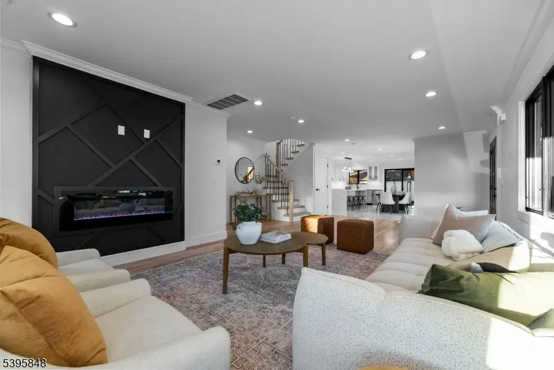 4 Roosevelt Ave, Totowa, NJ 07512 - Image #2