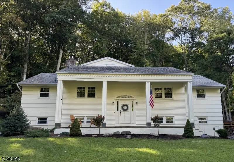 7 Kentbrook Ter, Kinnelon, NJ 07405 - #1