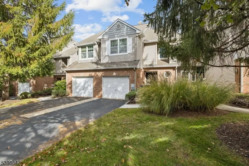26 Kent Dr, Roseland, NJ 07068 - Image #2