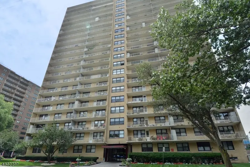 285 Aycrigg Ave #22C, Passaic, NJ 07055 - Image #1
