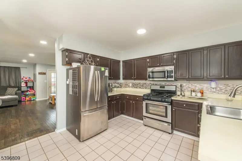 305 Tulsa Ct, Independence, NJ 07840 - Image #3