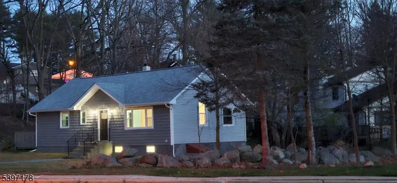 189 Stonegate Ln, Stanhope, NJ 07874 - Image #1