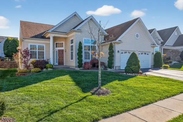 24 Fisher Island Ct, Monroe Twp., NJ 08831