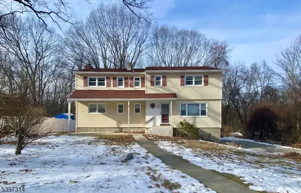 15 Hemlock Dr, Vernon Twp., NJ 07461