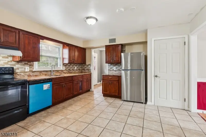 110 Old Turnpike Rd, Tewksbury, NJ 07830 - Image #2