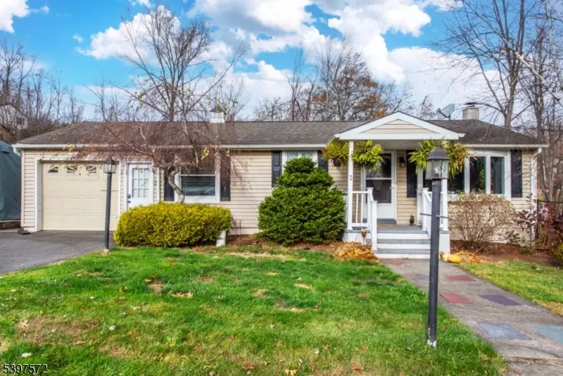 2 Tomahawk Trl, Wantage, NJ 07461 - Image #1