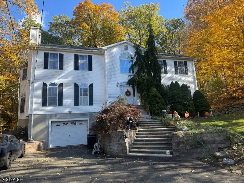 102 Garside Avenue, Preakness, NJ 07470 - Image #1