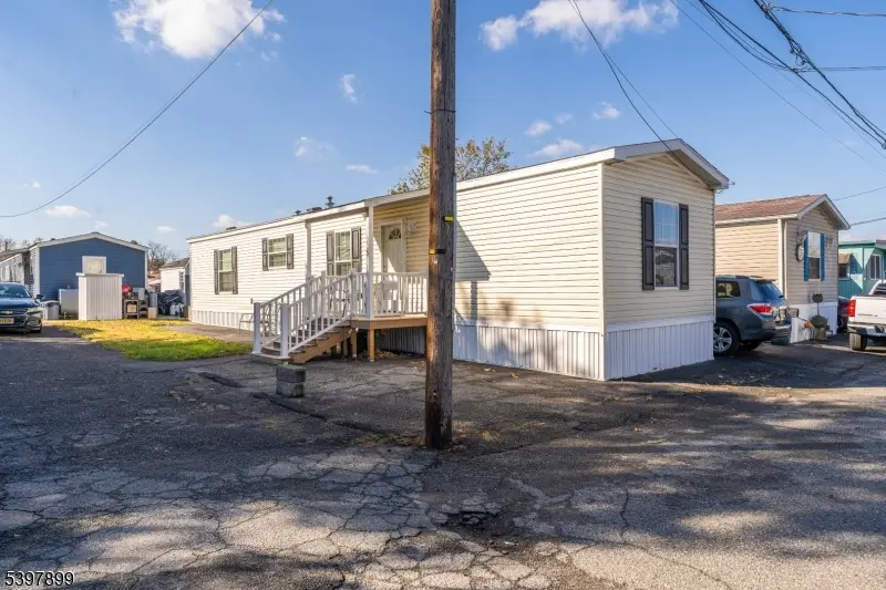 225 Albert St, Lodi, NJ 07644 - Image #2