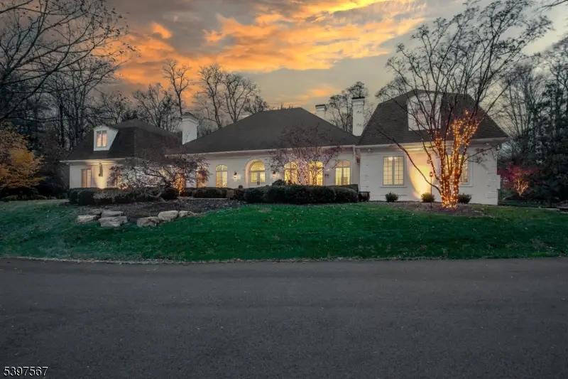 6 Cromwell Ln, Mendham, NJ 07945 - #2