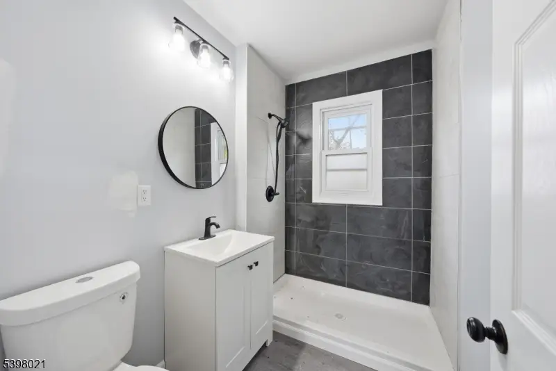 110 Montgomery Ave, Irvington, NJ 07111 - Image #3