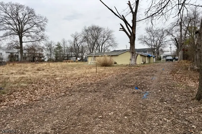 8 Reasoner Ln, Flemington, NJ 08822 - Image #2