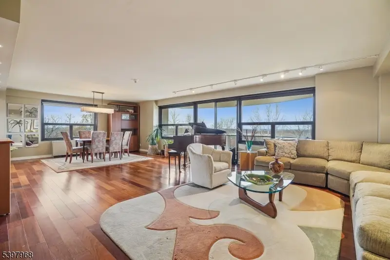 2 Claridge Dr Apt 1cw #1CW, Verona, NJ 07044 - Image #1