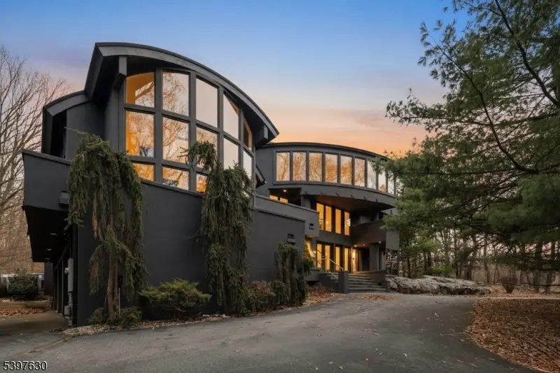 12 Smoke Rise Rd, Kinnelon, NJ 07405 - Image #1