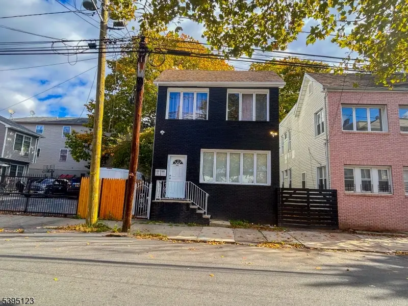 676 S 20th St, Newark, NJ 07103 - Image #1