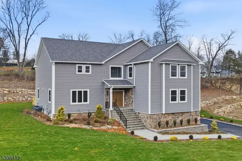 33 Eagles Nest Ter, West Milford, NJ 07480 - Image #2