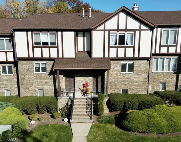 44 Canterbury Ln, New Milford Boro, NJ 07646