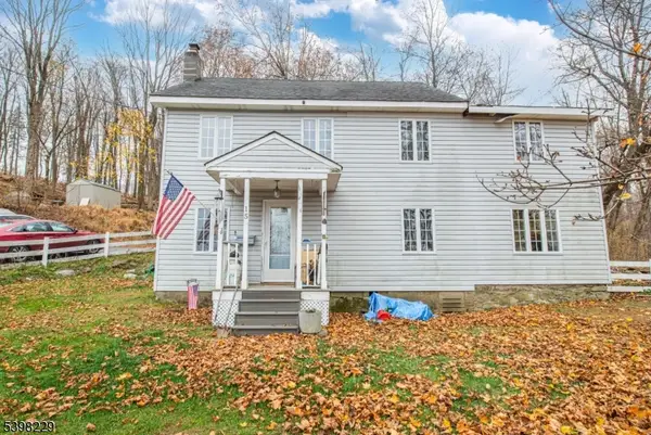 15 Cherry St, Newton Town, NJ 07860