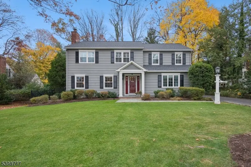 7 Oak Forest Ln, Summit, NJ 07901 - Image #1