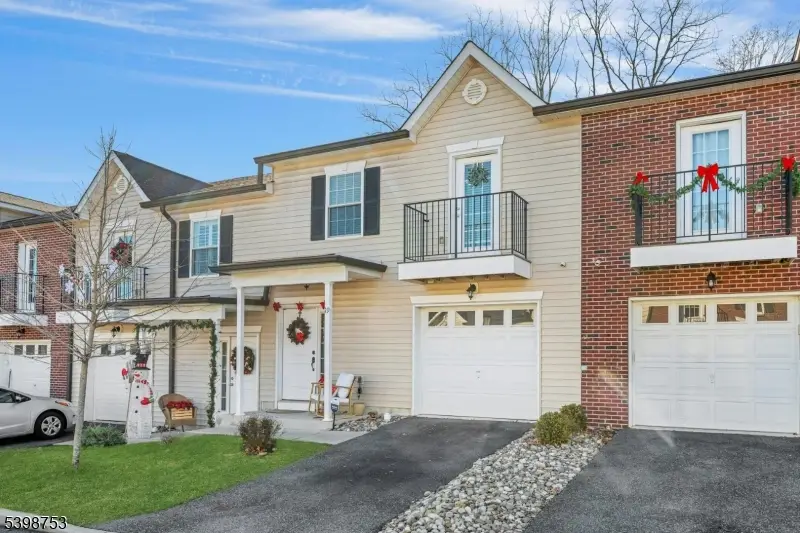 19 Gregg Ct, Newton, NJ 07860 - Image #2