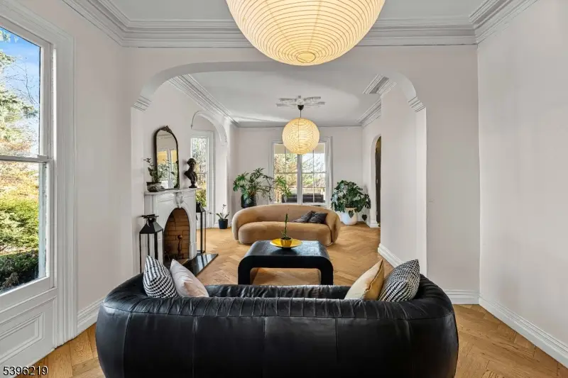 1370 Johnston Dr, Watchung, NJ 07069 - Image #2