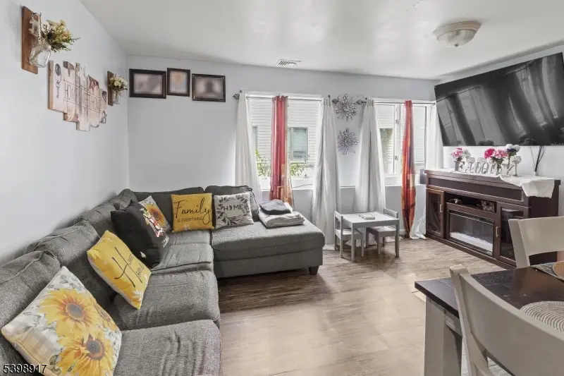 331-333 E 29th St #2, Paterson, NJ 07514 - Image #3